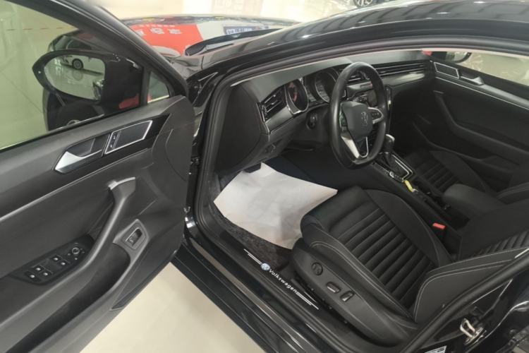 Used Volkswagen Magotan 2020 330TSI DSG Leading Model Driver Seat