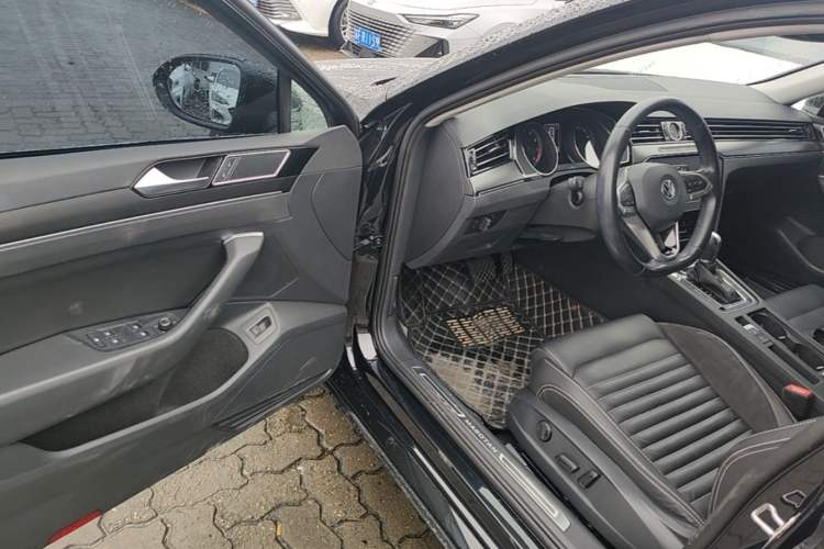 Used Volkswagen Magotan 2020 330TSI DSG Leading Model Driver Seat