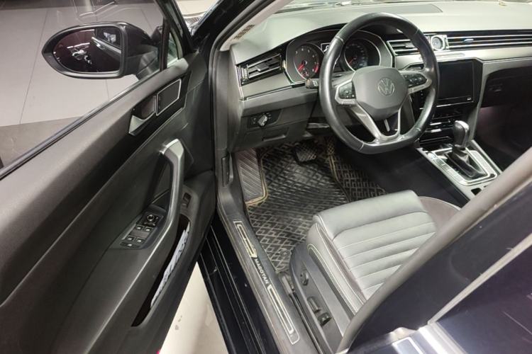 Used Volkswagen Magotan 2020 330TSI DSG Leading Model Driver Seat
