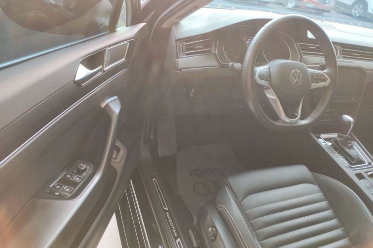 Used Volkswagen Magotan 2020 330TSI DSG Leading Model Driver Seat