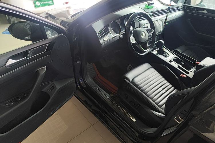 Used Volkswagen Magotan 2020 330TSI DSG Leading Model Driver Seat