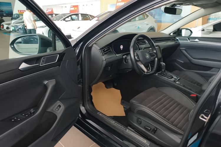 Used Volkswagen Magotan 2020 330TSI DSG Luxury Edition Driver Seat