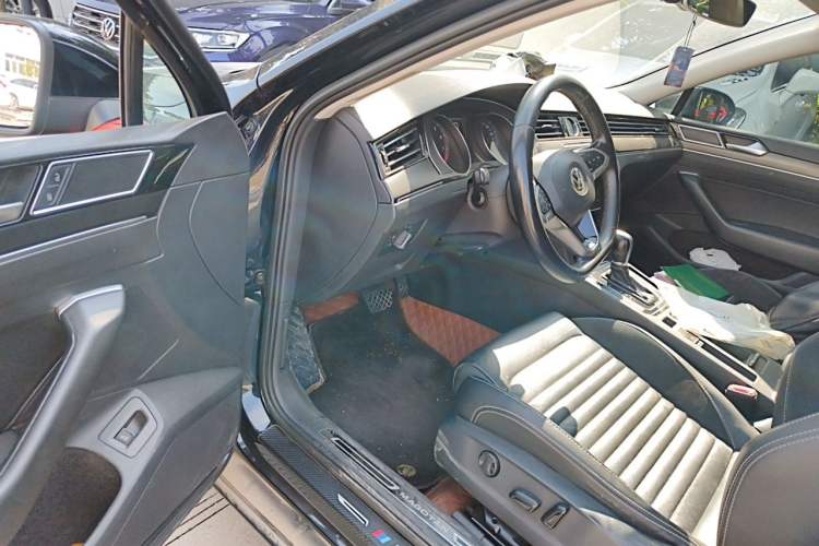 Used Volkswagen Magotan 2020 330TSI DSG Leading Model Driver Seat