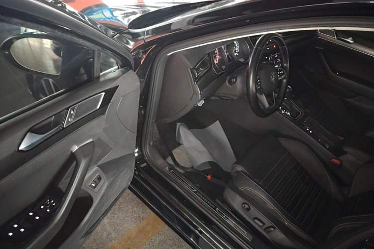 Used Volkswagen Magotan 2020 330TSI DSG Leading Model Driver Seat