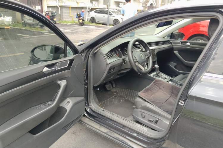 Used Volkswagen Magotan 2020 330TSI DSG Leading Model Driver Seat