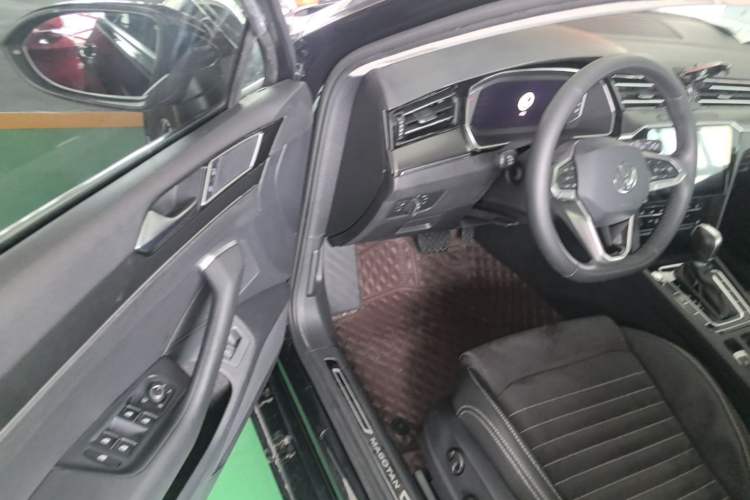 Used Volkswagen Magotan 2020 330TSI DSG Luxury Edition Driver Seat