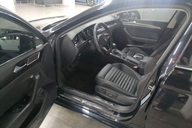 Used Volkswagen Magotan 2020 330TSI DSG Leading Model Driver Seat