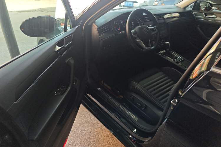Used Volkswagen Magotan 2020 330TSI DSG Leading Model Driver Seat