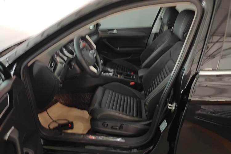 Used Volkswagen Magotan 2020 330TSI DSG Leading Model Driver Seat