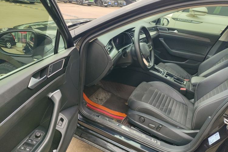Used Volkswagen Magotan 2020 330TSI DSG Luxury Edition Driver Seat