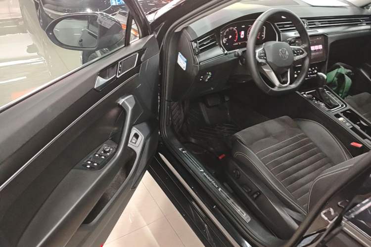 Used Volkswagen Magotan 2020 330TSI DSG Luxury Edition Driver Seat