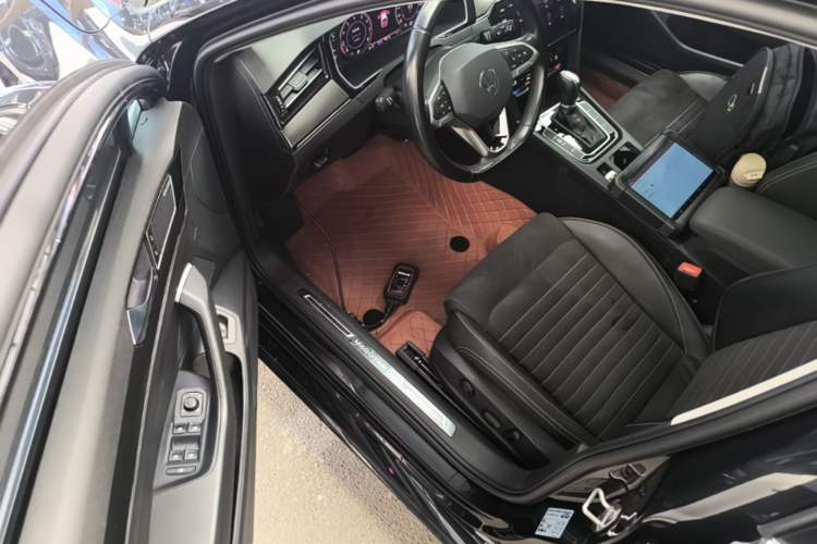 Used Volkswagen Magotan 2020 330TSI DSG Leading Model Driver Seat