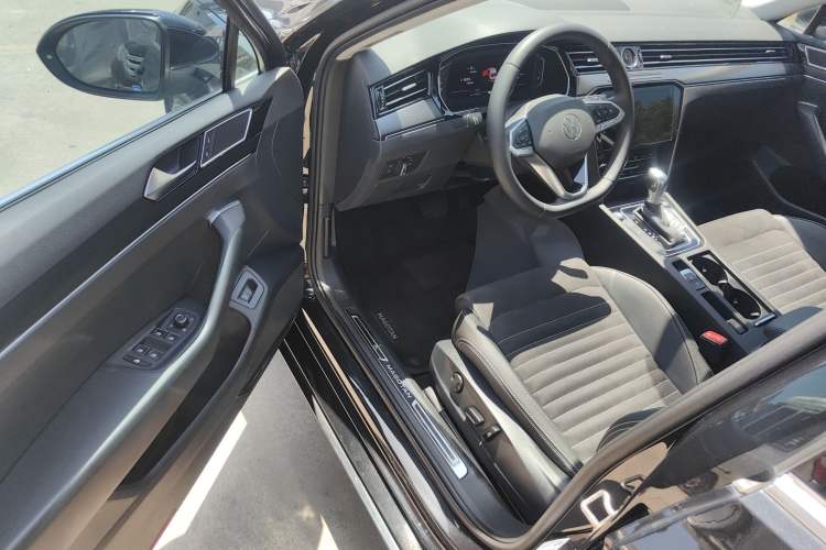 Used Volkswagen Magotan 2020 330TSI DSG Luxury Edition Driver Seat