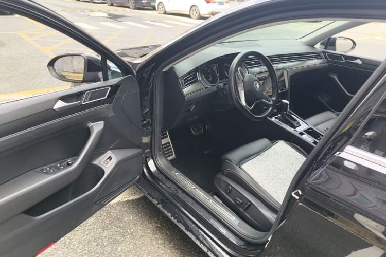 Used Volkswagen Magotan 2020 330TSI DSG Leading Model Driver Seat