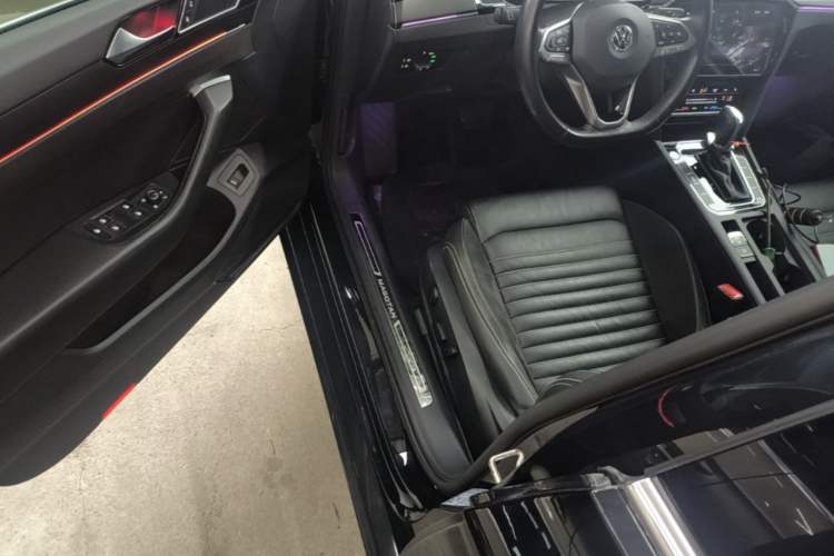 Used Volkswagen Magotan 2020 330TSI DSG Leading Model Driver Seat