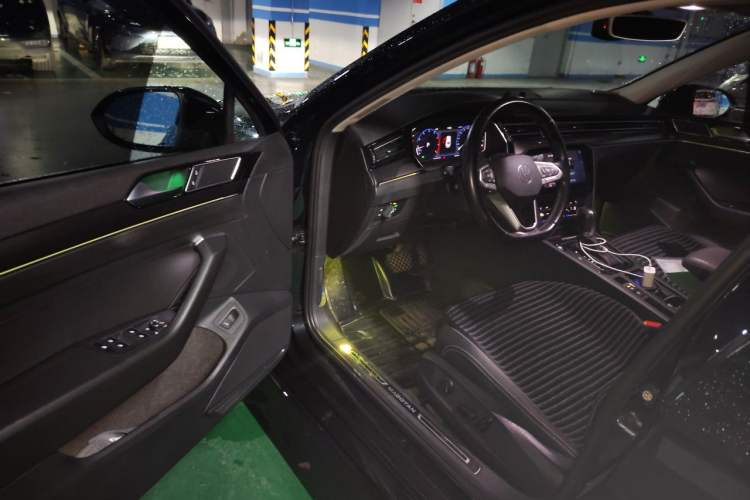 Used Volkswagen Magotan 2020 330TSI DSG Luxury Edition Driver Seat