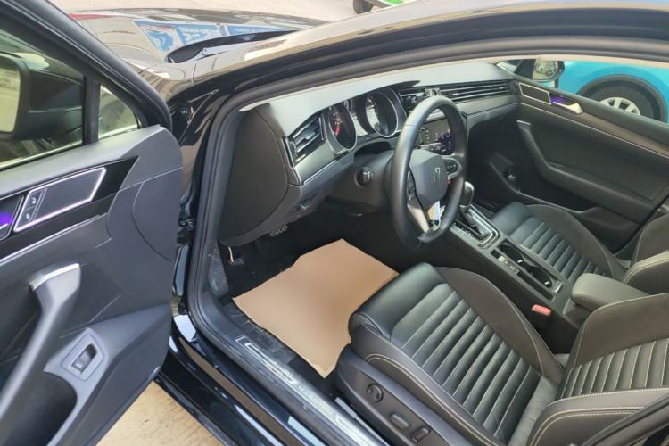 Used Volkswagen Magotan 2020 330TSI DSG Leading Model Driver Seat