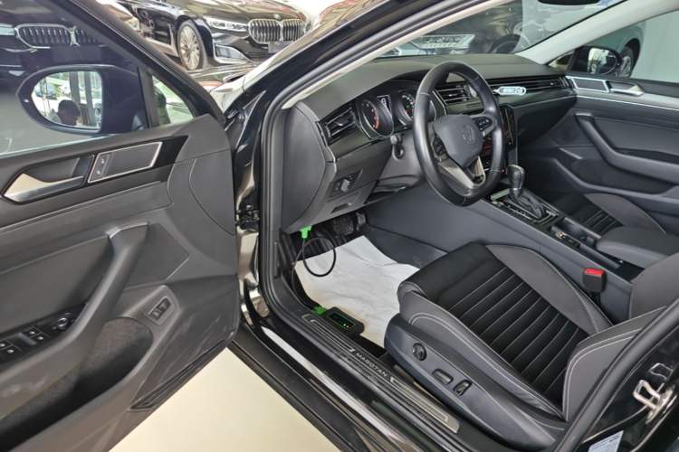 Used Volkswagen Magotan 2020 330TSI DSG Leading Model Driver Seat