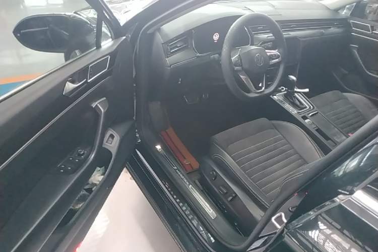 Used Volkswagen Magotan 2020 330TSI DSG Luxury Edition Driver Seat