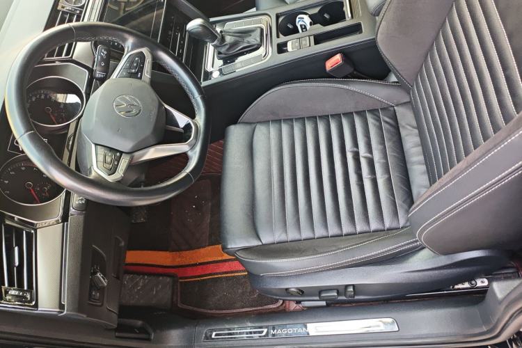 Used Volkswagen Magotan 2020 330TSI DSG Leading Model Driver Seat