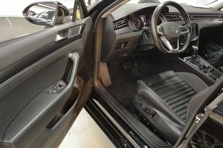 Used Volkswagen Magotan 2020 330TSI DSG Leading Model Driver Seat