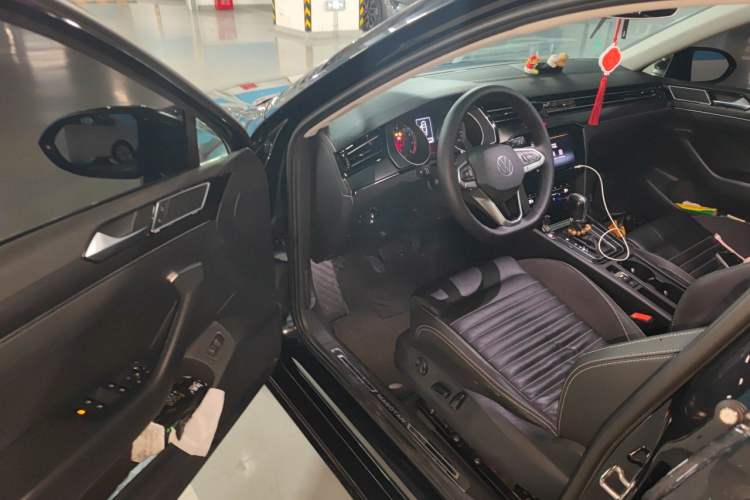 Used Volkswagen Magotan 2020 330TSI DSG Leading Model Driver Seat