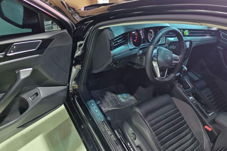 Used Volkswagen Magotan 2020 330TSI DSG Leading Model Driver Seat
