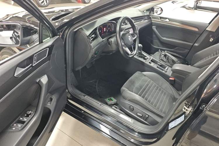 Used Volkswagen Magotan 2020 330TSI DSG Luxury Edition Driver Seat