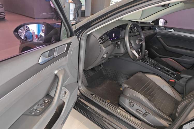 Used Volkswagen Magotan 2020 330TSI DSG Luxury Edition Driver Seat