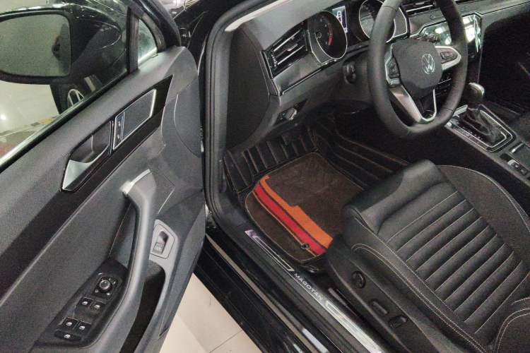 Used Volkswagen Magotan 2020 330TSI DSG Leading Model Driver Seat