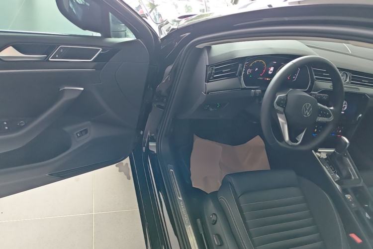 Used Volkswagen Magotan 2020 330TSI DSG Leading Model Driver Seat