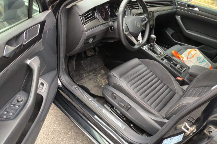 Used Volkswagen Magotan 2020 330TSI DSG Leading Model Driver Seat