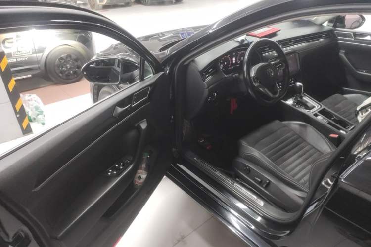 Used Volkswagen Magotan 2020 330TSI DSG Luxury Edition Driver Seat