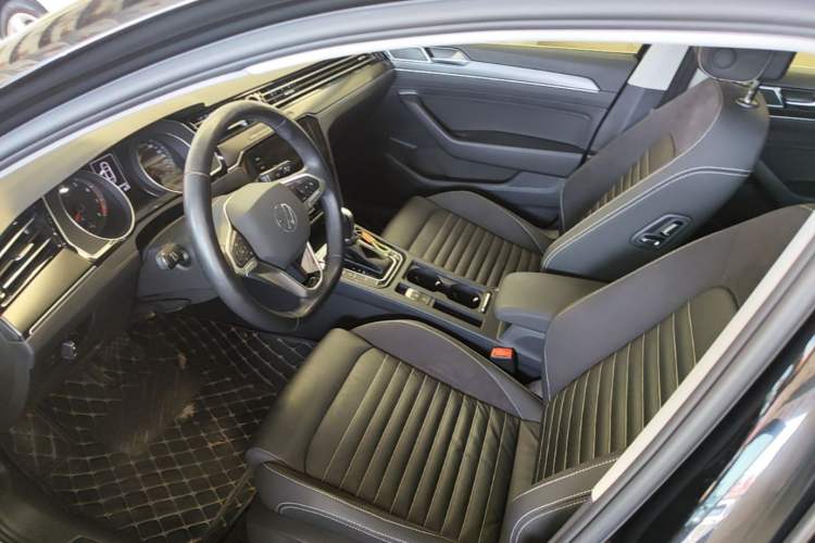 Used Volkswagen Magotan 2020 330TSI DSG Leading Model Driver Seat