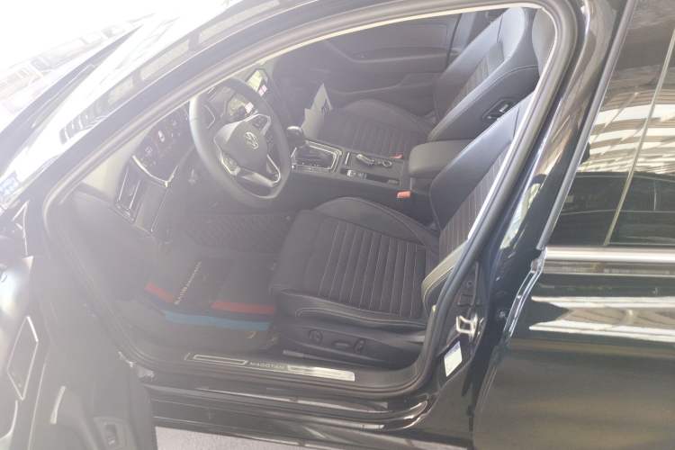 Used Volkswagen Magotan 2020 380TSI DSG Luxury Version Driver Seat