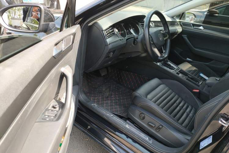 Used Volkswagen Magotan 2020 330TSI DSG Leading Model Driver Seat