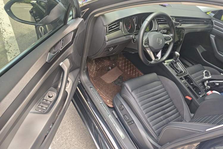 Used Volkswagen Magotan 2020 330TSI DSG Leading Model Driver Seat