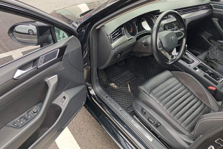 Used Volkswagen Magotan 2020 330TSI DSG Leading Model Driver Seat