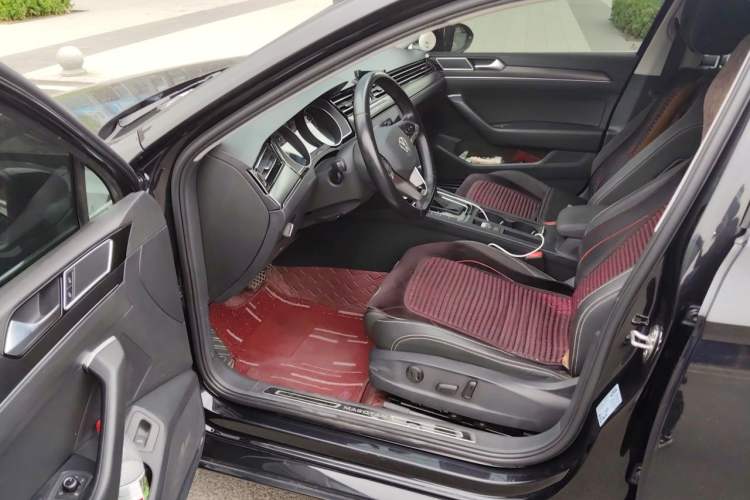 Used Volkswagen Magotan 2020 330TSI DSG Leading Model Driver Seat