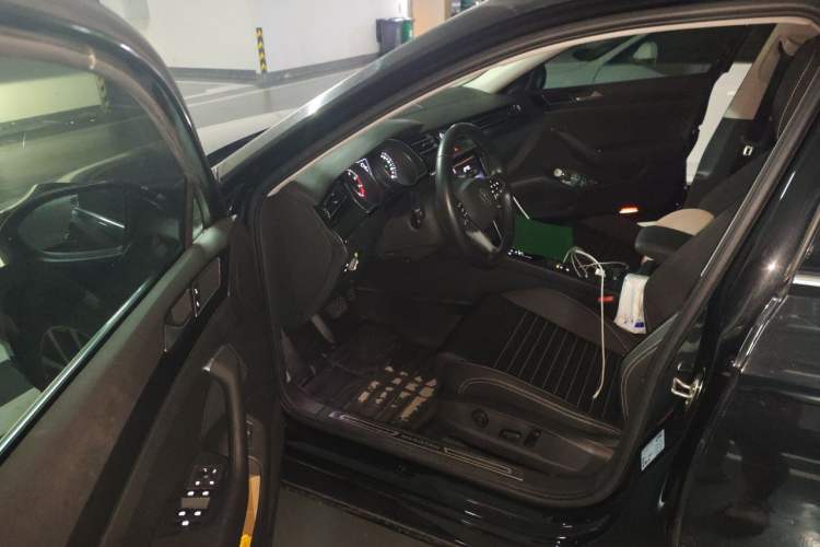 Used Volkswagen Magotan 2020 330TSI DSG Leading Model Driver Seat