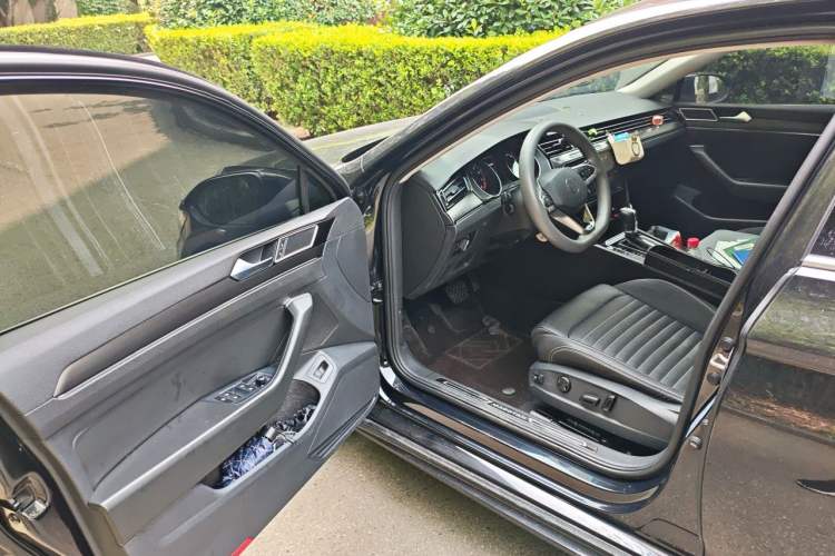 Used Volkswagen Magotan 2020 330TSI DSG Leading Model Driver Seat