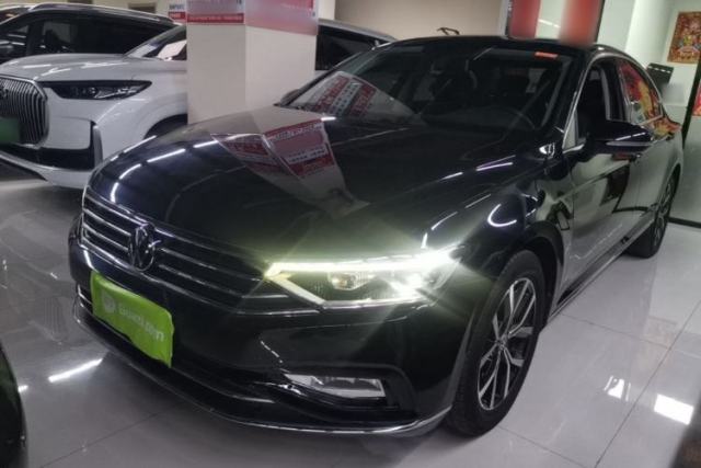 Ojetý Volkswagen Magotan 2020 330TSI DSG Leading Model
