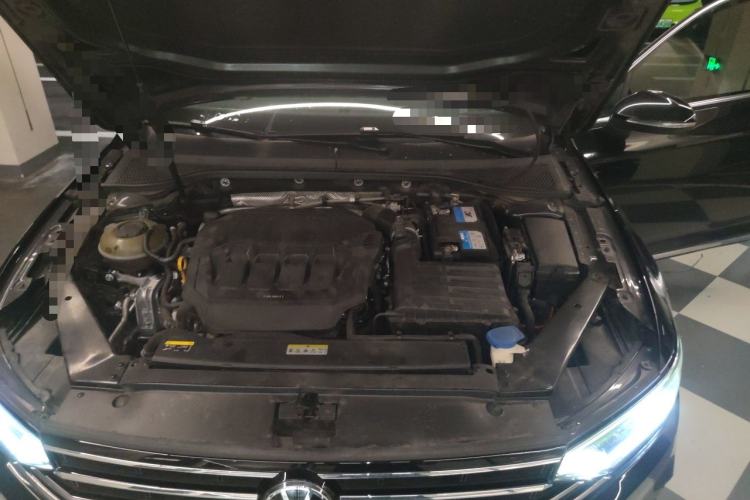 Used Volkswagen Magotan 2020 330TSI DSG Leading Model Engine Bay