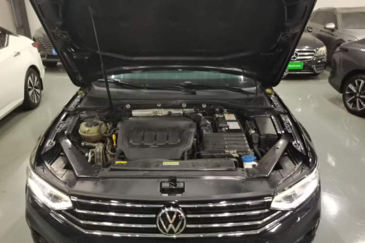 Used Volkswagen Magotan 2020 330TSI DSG Luxury Edition Engine Bay
