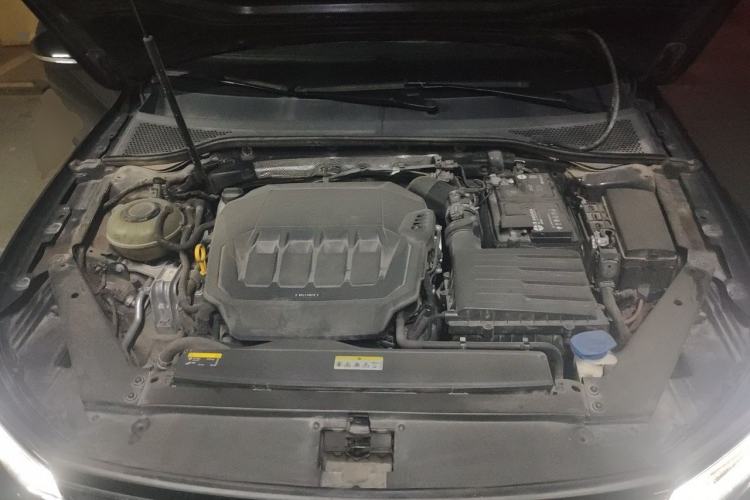 Used Volkswagen Magotan 2020 330TSI DSG Leading Model Engine Bay