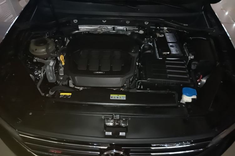Used Volkswagen Magotan 2020 330TSI DSG Leading Model Engine Bay