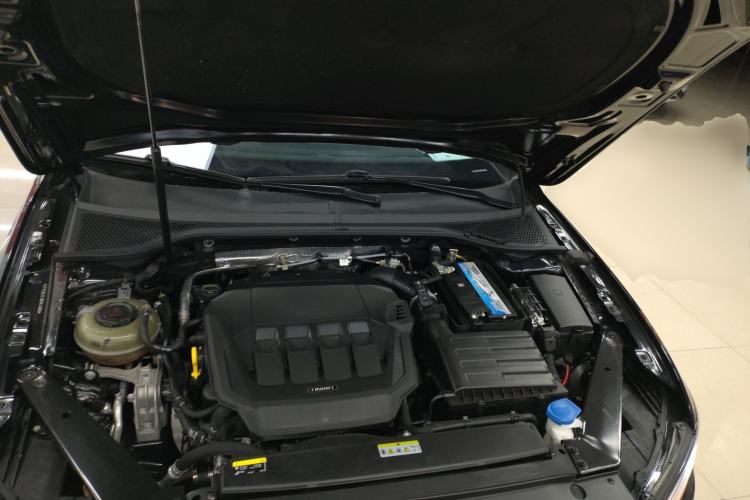 Used Volkswagen Magotan 2020 330TSI DSG Luxury Edition Engine Bay
