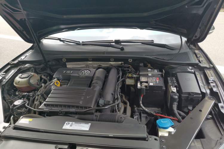Used Volkswagen Magotan 2020 280TSI DSG Comfort Edition Engine Bay