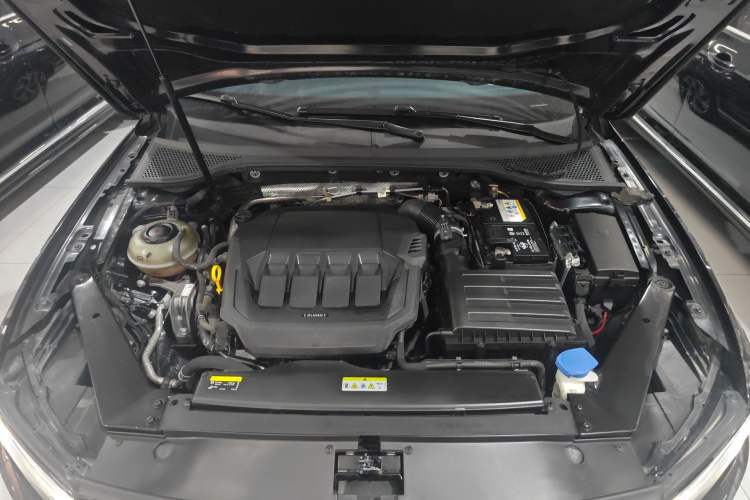 Used Volkswagen Magotan 2020 330TSI DSG Leading Model Engine Bay