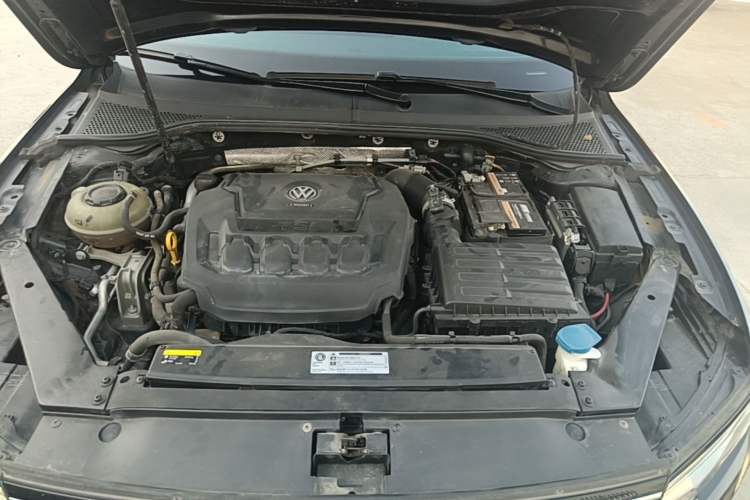 Used Volkswagen Magotan 2020 330TSI DSG Leading Model Engine Bay